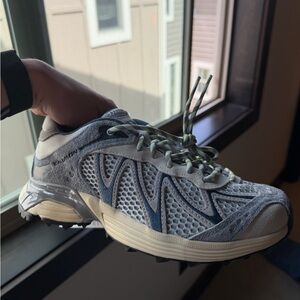 Women’s Salomon XT-whisperer embroidery. New and never worn.